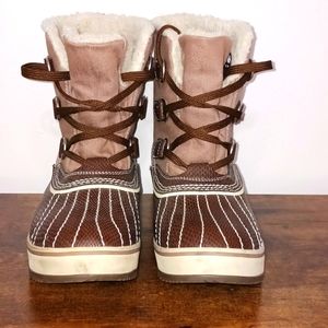 Skechers Brown thinsulate waterproof boot lace up size 7 faux lining high top
